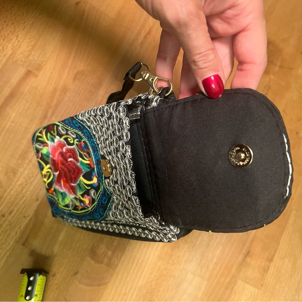 Mexican Embroidered Lotus Flower Wallet/Phone Case Wristlet (New) - Picture 3 of 8